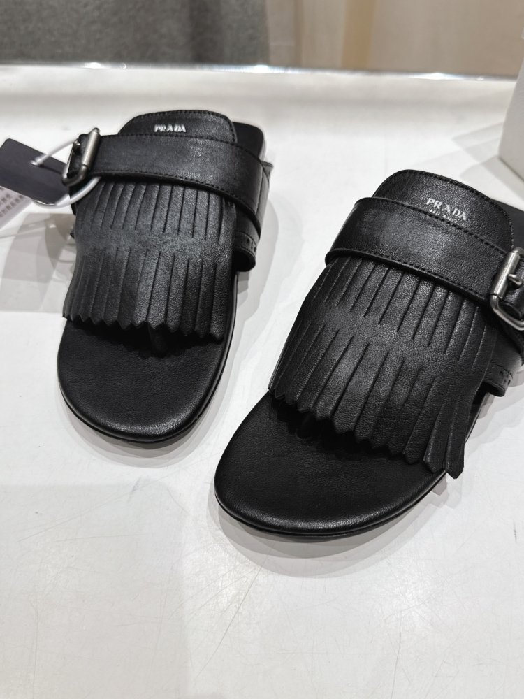 Шльопанці жіночі фото 7