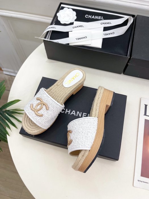 Шлепанцы женские фото 3