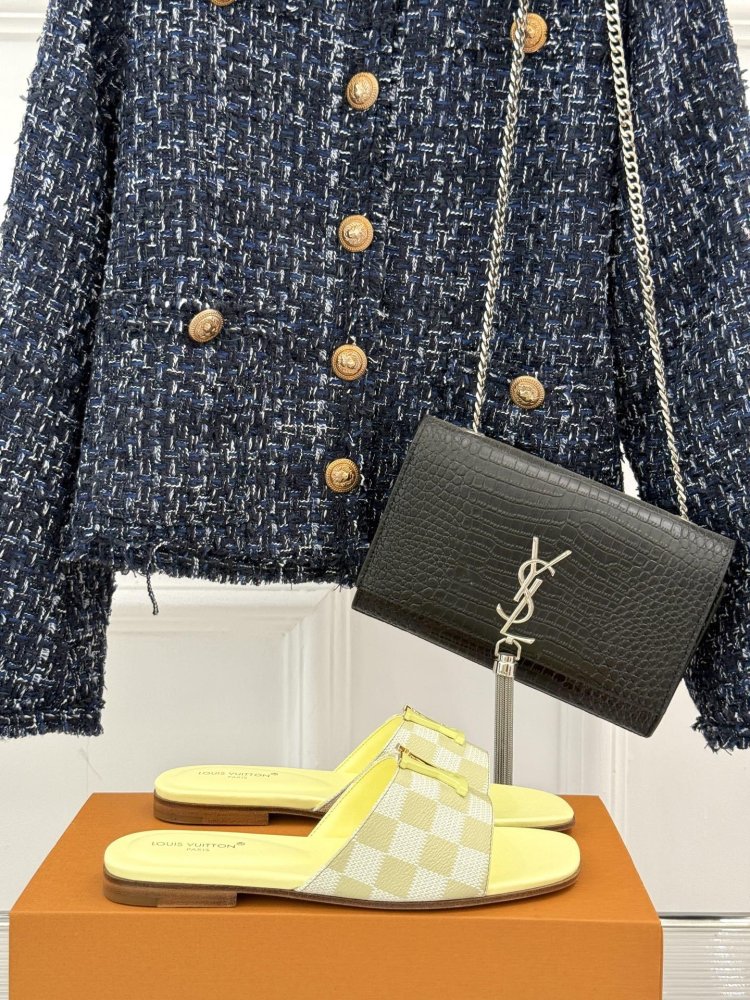 Шлепанцы женские