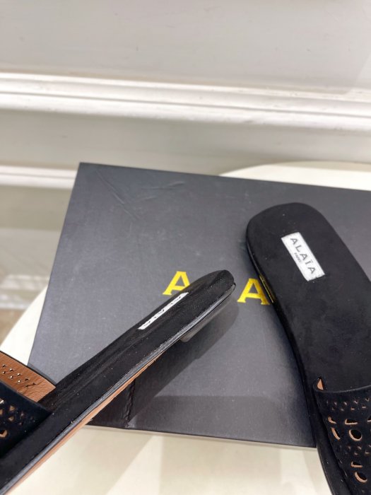 Шлепанцы женские фото 7