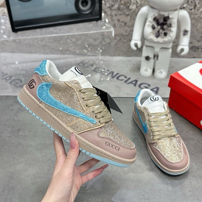 Кроссовки Nike Air Jordan x Gucci фото 3
