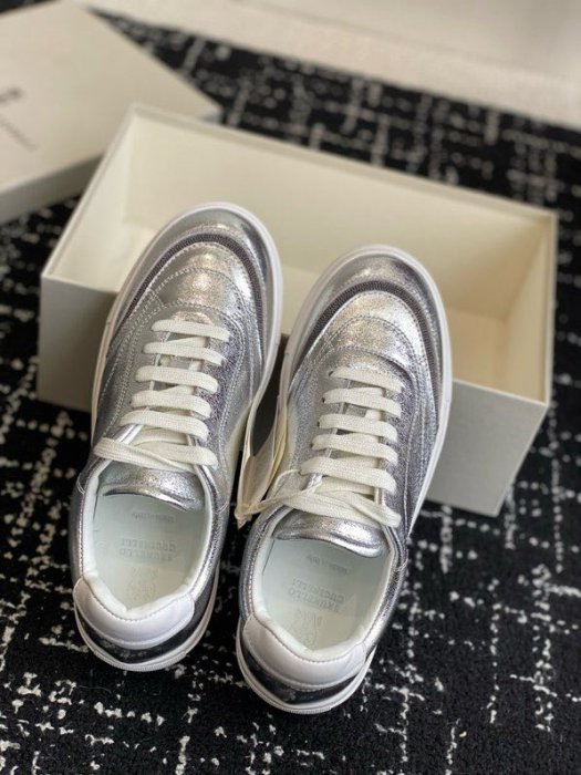 Sneakers фото 2