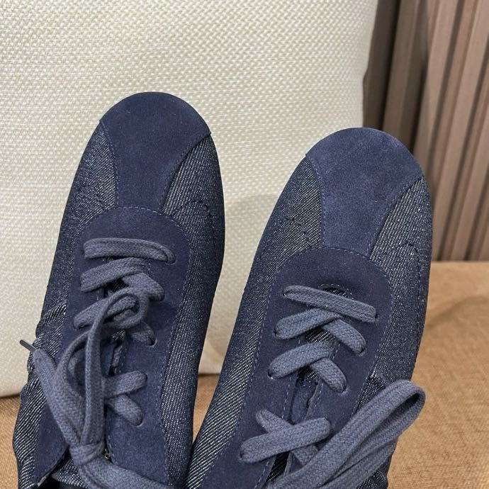 Кроссовки женские фото 3