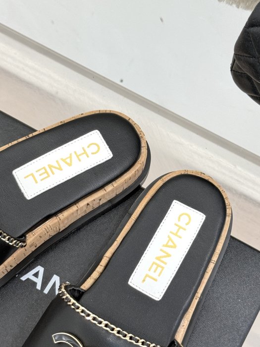 Шлепанцы фото 8