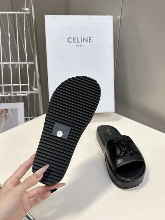 Шлепанцы женские фото 9