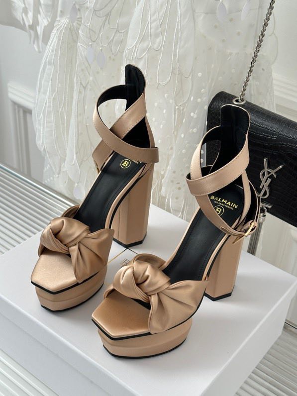 Sandals on platform and high heel фото 2