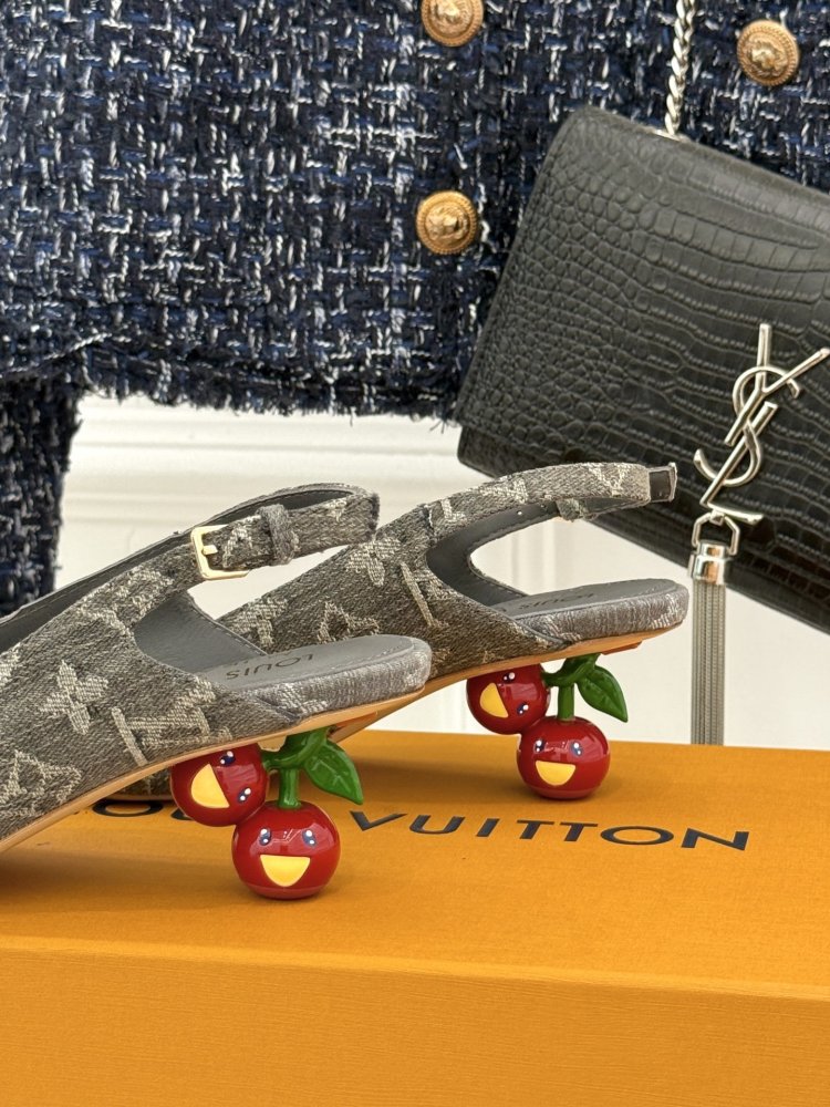 Босоніжки фото 6