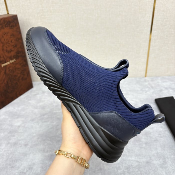 Кросівки фото 8