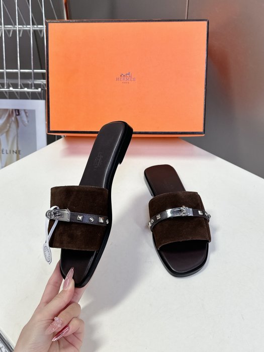 Шлепанцы фото 4