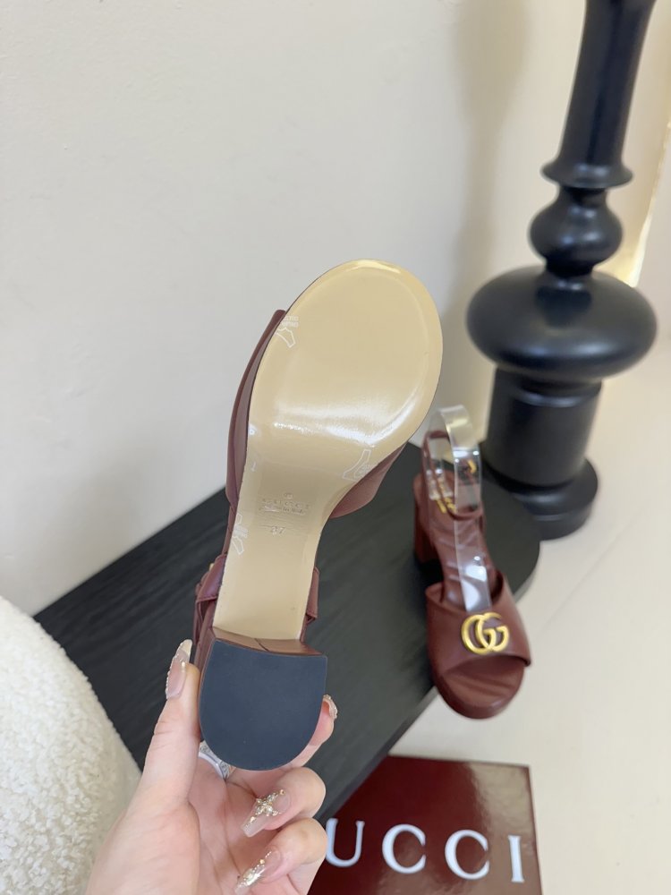 Босоніжки фото 6