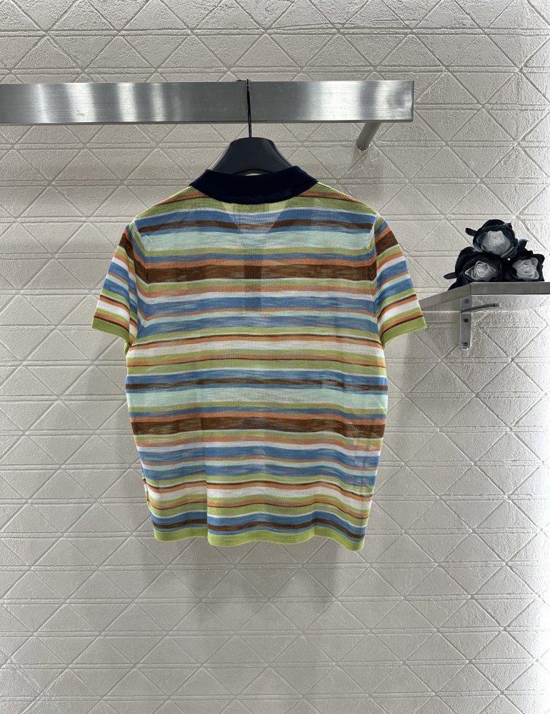 T-shirt women's фото 2