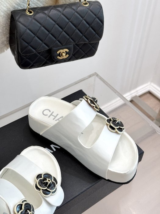 Шлепанцы фото 5