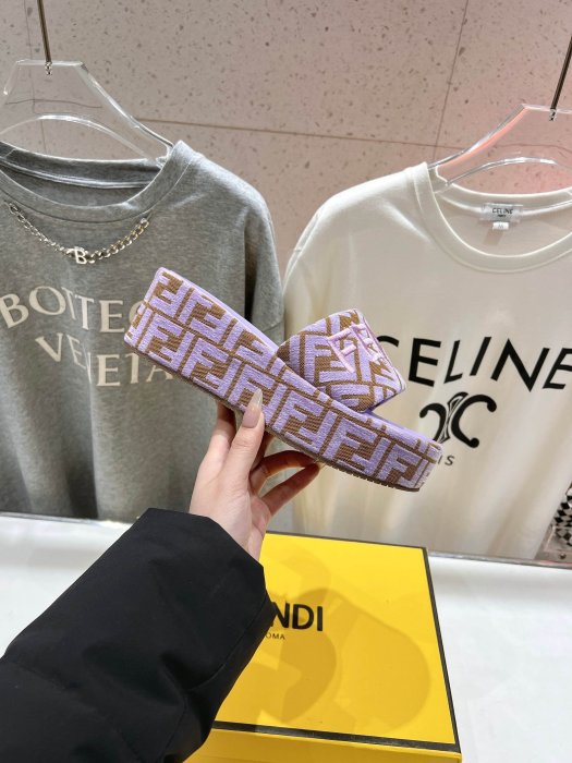 Шлепанцы фото 4