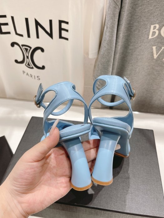 Босоножки фото 8