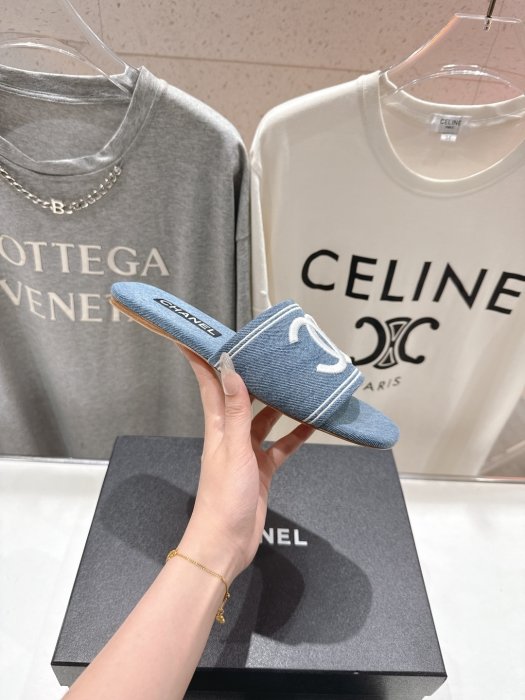 Шлепанцы фото 5