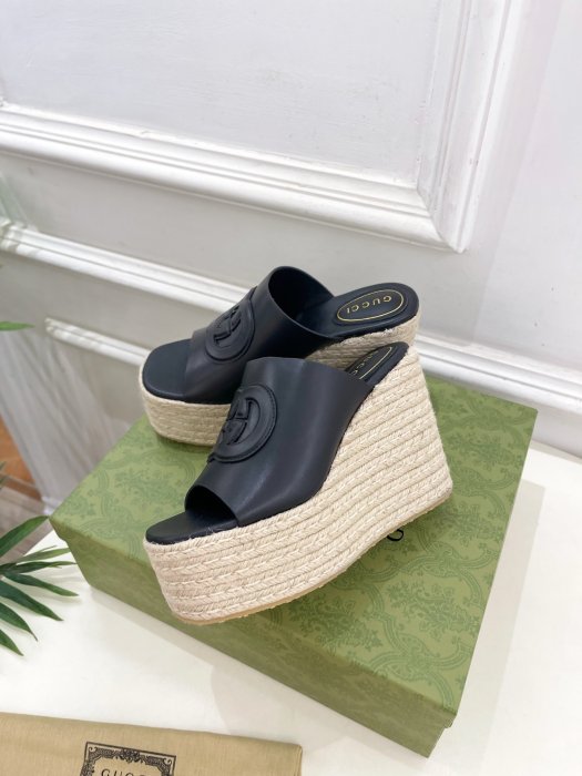 Босоножки фото 3