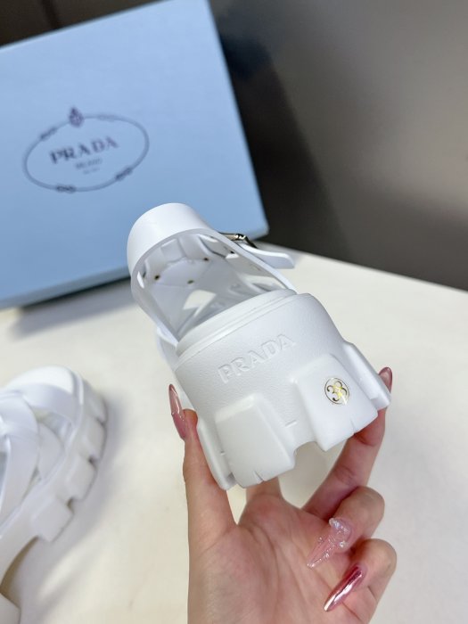 Сандалии женские фото 8