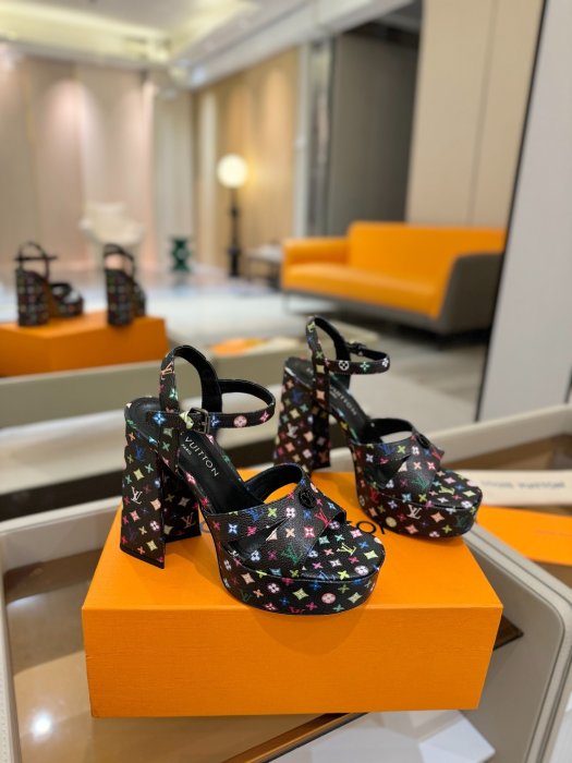 Босоножки фото 2