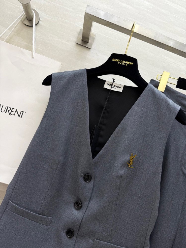 Costume woolen female фото 2