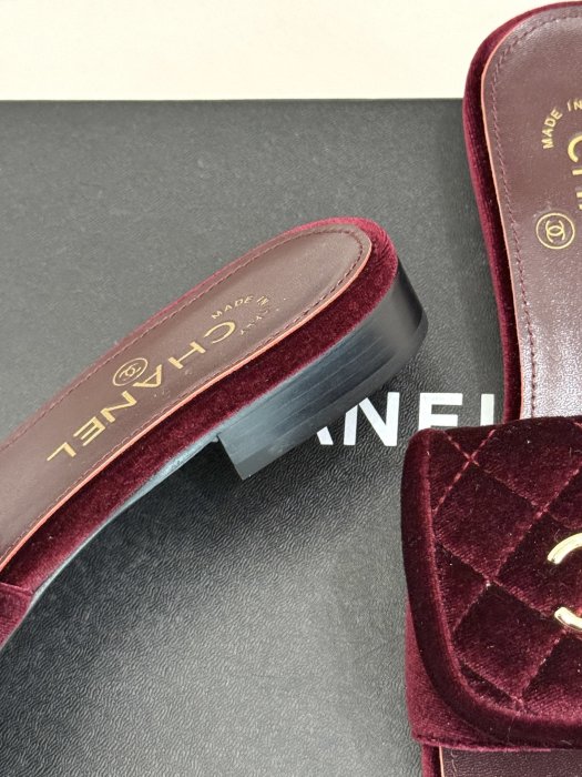 Шлепанцы фото 6