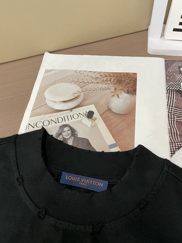 Costume male (T-shirt and shorts) фото 7