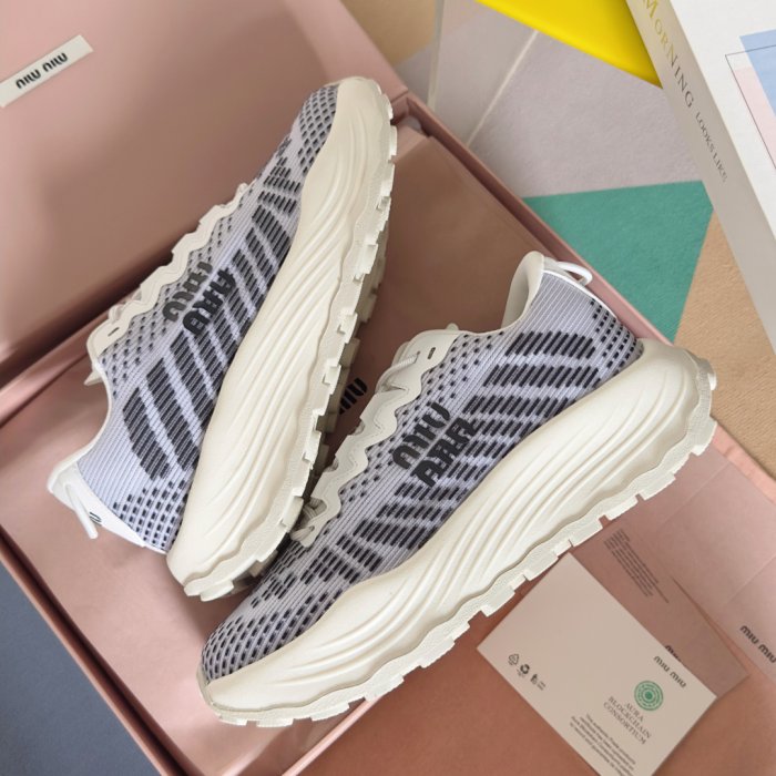 Кроссовки фото 6