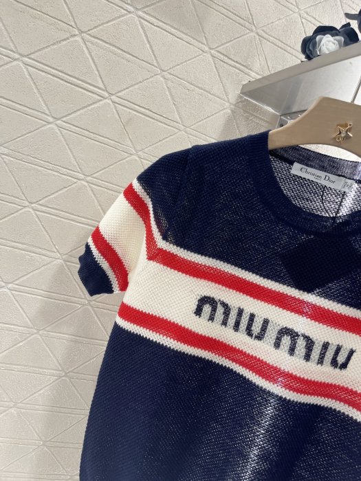 T-shirt women's фото 7