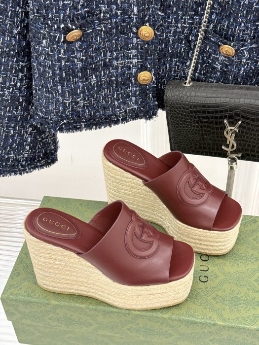 Босоножки фото 3