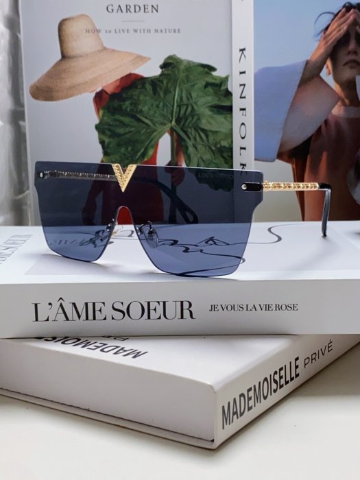 Очки солнцезащитные