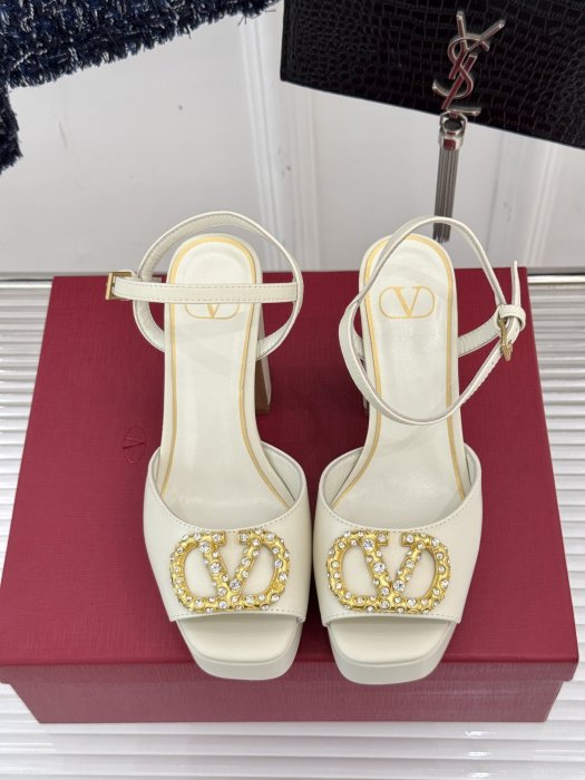 Босоножки фото 4