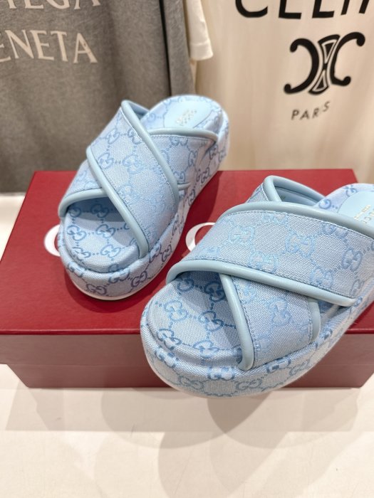 Шлепанцы фото 7