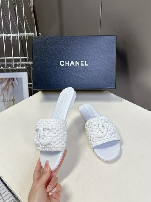 Шлепанцы женские фото 3