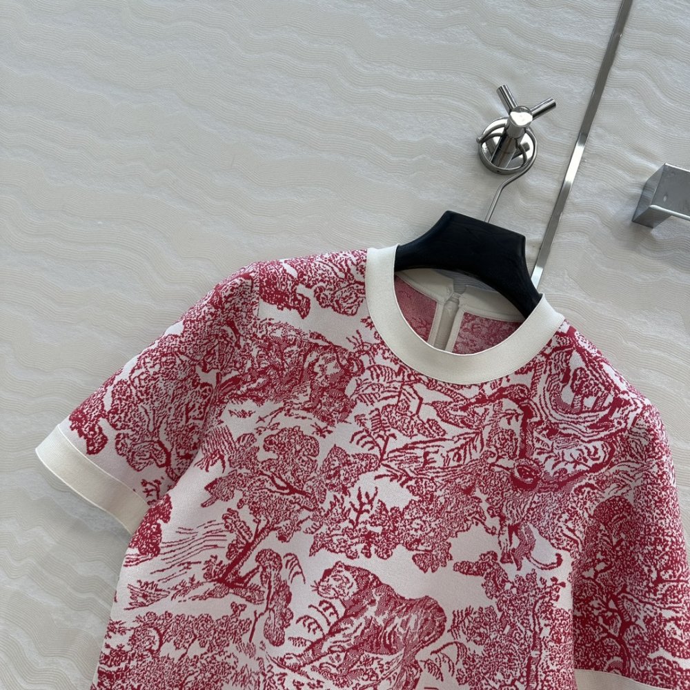 Футболка жіноча фото 2