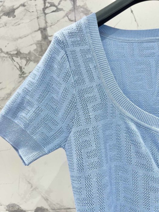 T-shirt women's фото 4