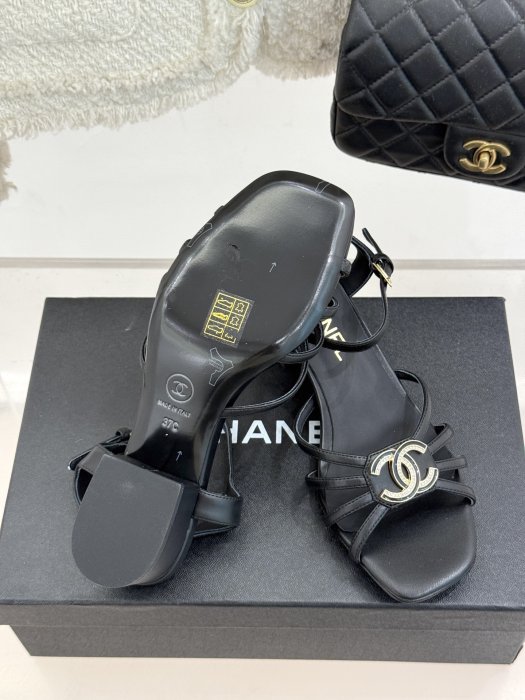 Босоножки фото 9