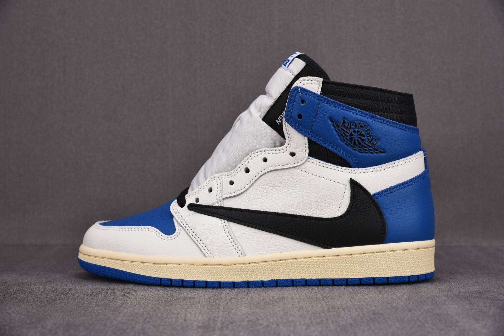 Sneakers Jordan 1 Retro High OG SP Fragment x Travis Scott DH3227-105