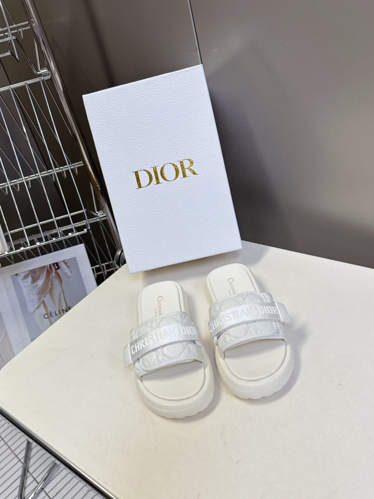 Шлепанцы женские