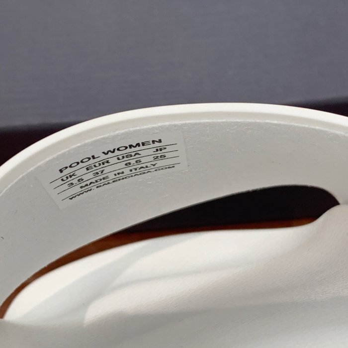 Шлепанцы фото 6