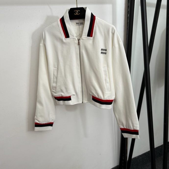 Костюм женский фото 8