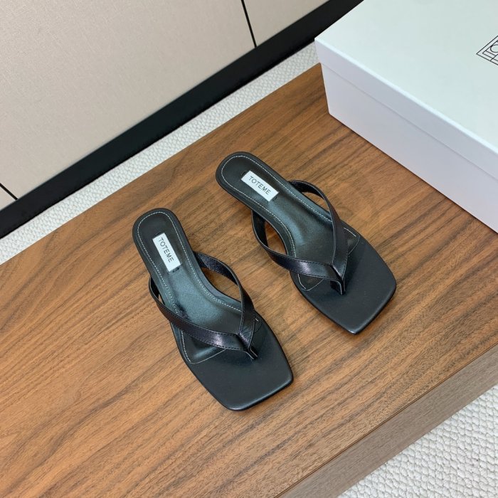 Шлепанцы женские фото 3