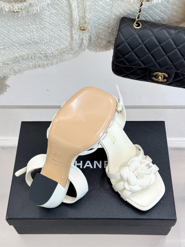 Босоножки фото 9