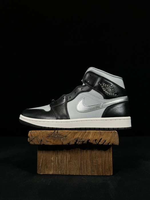 Sneakers AJ1 Mid