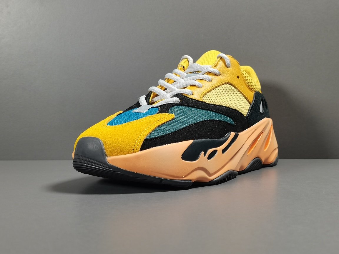 Sneakers YEEZY BOOST 700 фото 5