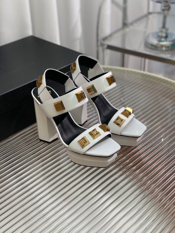 Sandals on high heel and platform, white