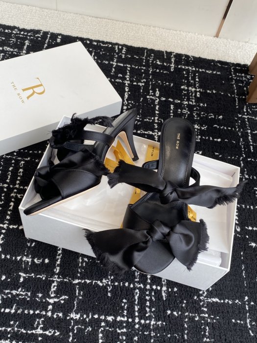 Босоножки фото 5