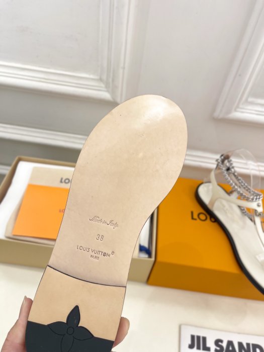 Босоножки фото 9