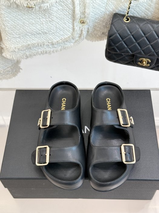 Шлепанцы женские фото 4