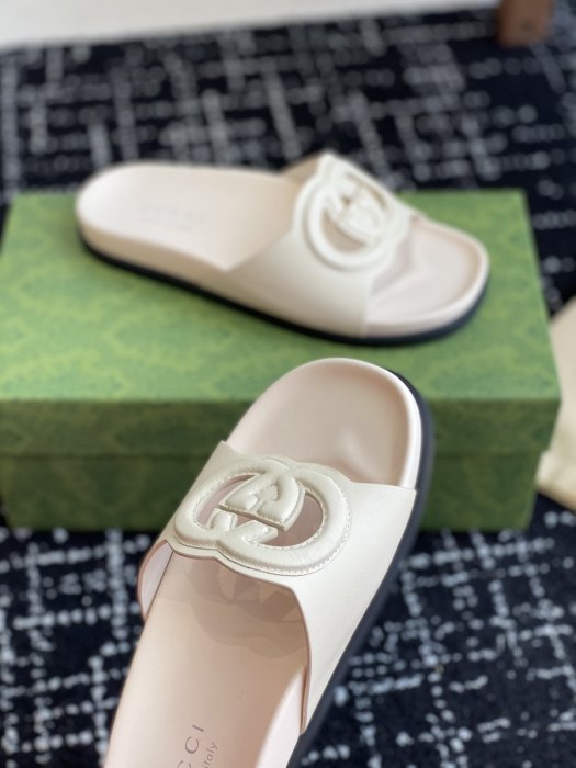 Шлепанцы фото 6