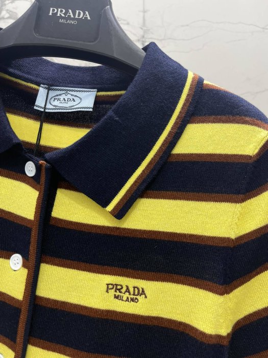 T-shirt women's фото 3