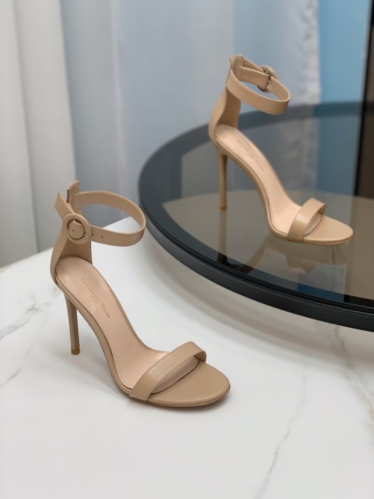 Босоножки фото 7